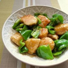 A picture of Chicken Breast Sautéed in Ginger and Soy Sauce with Seasonal Green Peppers.
