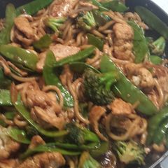 A picture of Chicken Udon Stir Fry.