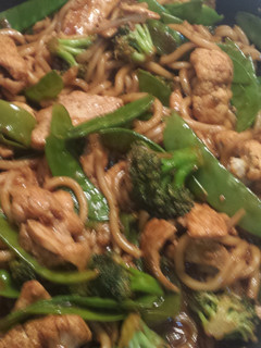 A picture of Chicken Udon Stir Fry.
