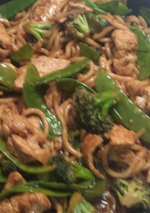 A picture of Chicken Udon Stir Fry.