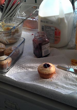 A picture of PB&J Cupcakes.