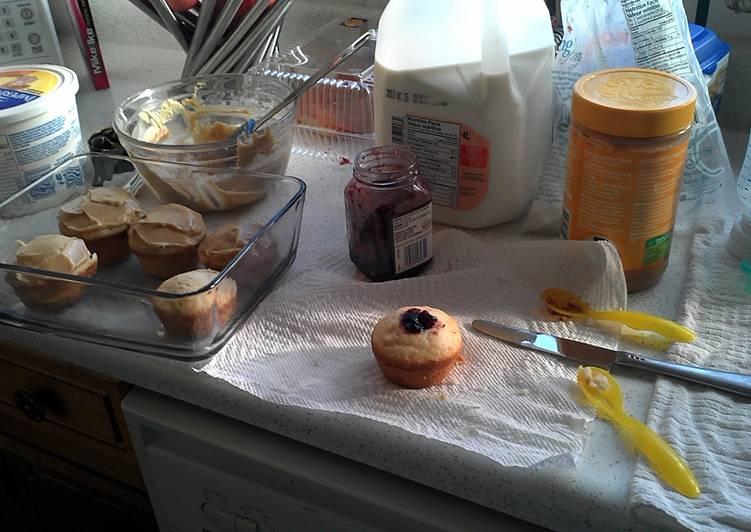 How to Cook Appetizing PB&J Cupcakes