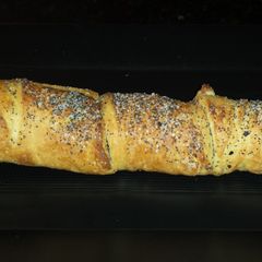 A picture of poppyseed french bread.
