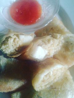 Foto resep Lumpia goreng isi mie goreng keju ala ala