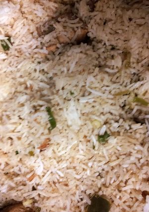 A picture of spicy chicken rice.
