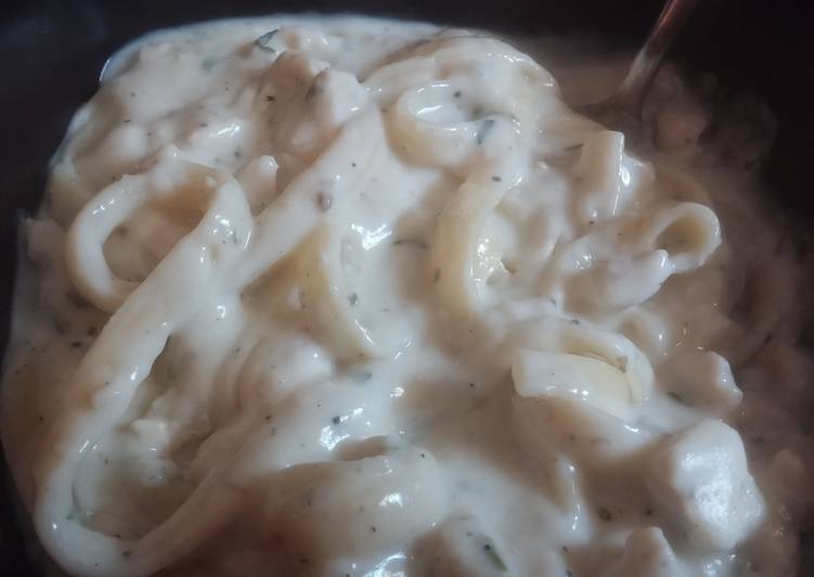 Easiest Way to Make Award-winning Easy Fettucine Alfredo