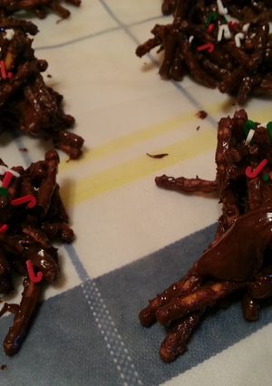 A picture of Chocolate Chinese Noodle "Spider" Cookies.