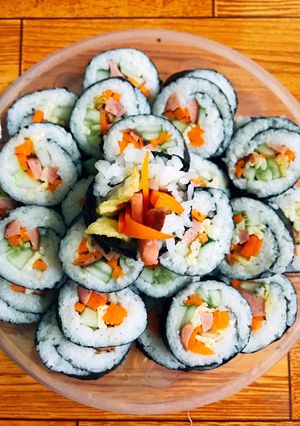 Hình của món Cơm cuộn.