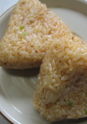A picture of A Spicy Tingle Gochujang and Ichimi Chili Pepper Powder Rice Balls.