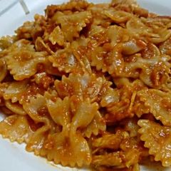A picture of Sweet and sour tomato pasta.