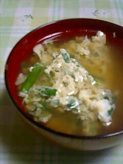 A picture of Clear Soup with Chinese Chives and Eggs.