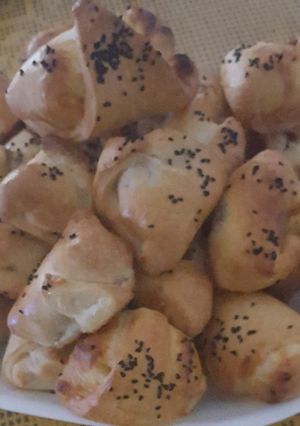 Φωτογραφία της συνταγής Εύκολα λουκανικοπιτάκια με αφράτη σπιτική ζύμη!!!!