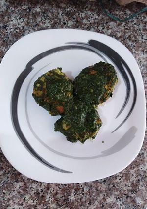 Una foto de Albóndigas de pollo en salsa de Espinacas