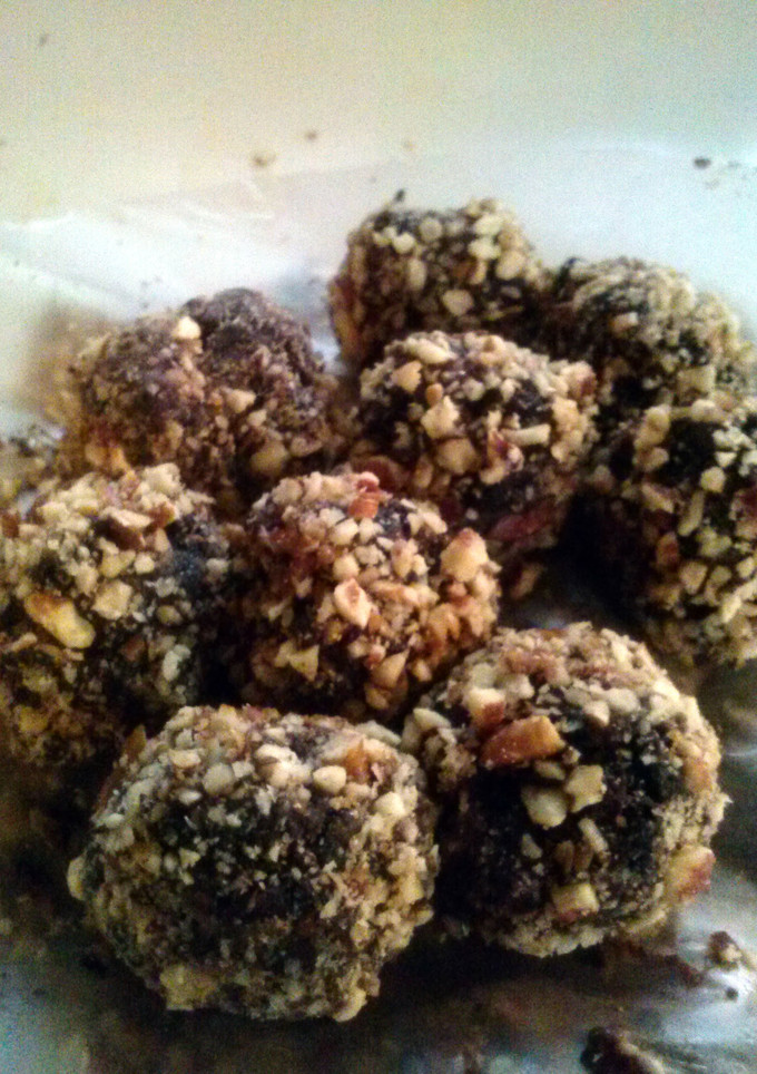A picture of Nutty Oreo Truffles.