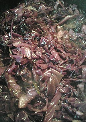 A picture of Rotkohl, Blaukraut, Rotkraut - Red Cabbage.