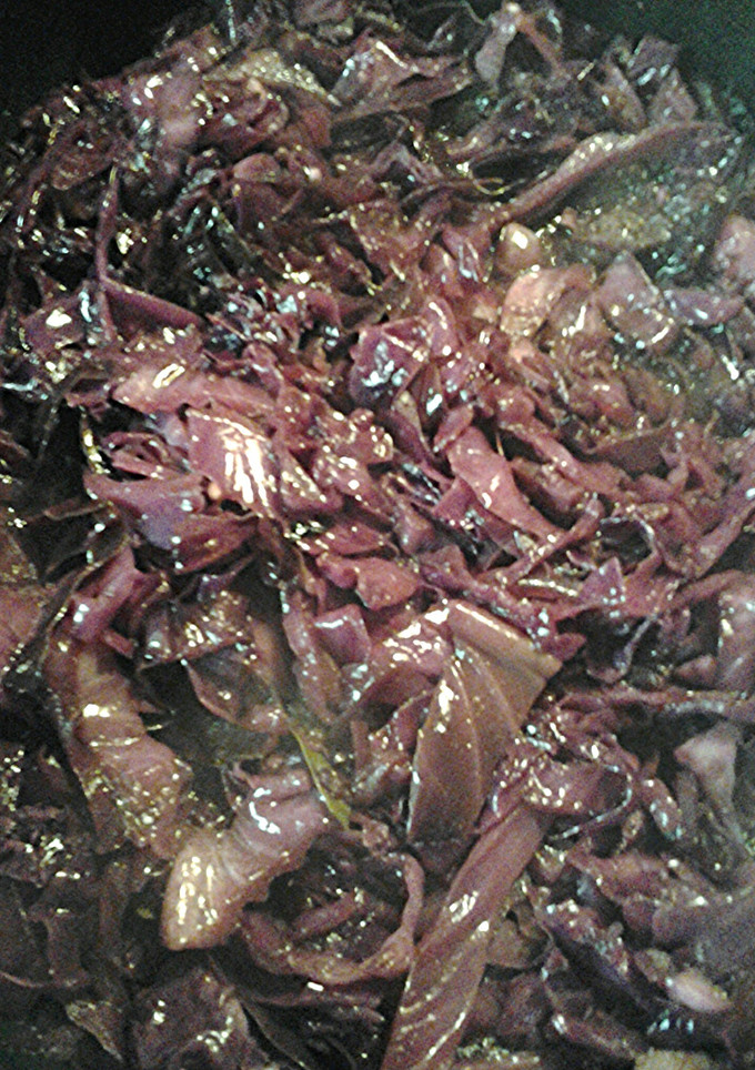 A picture of Rotkohl, Blaukraut, Rotkraut - Red Cabbage.