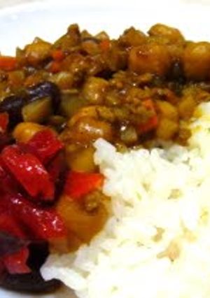 A picture of Quick Dry Curry Starring Beans.