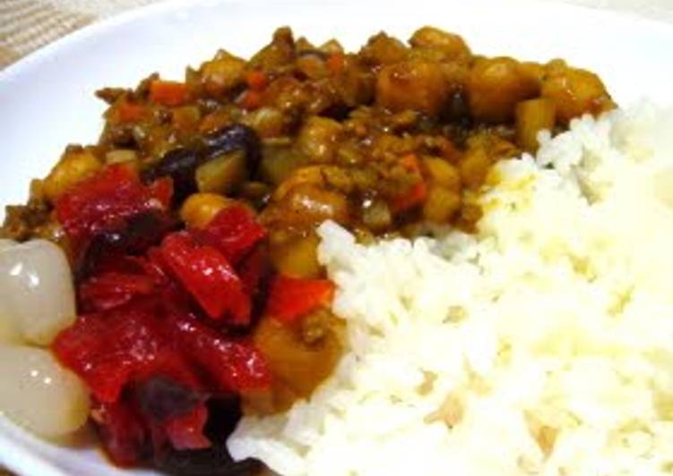 Get Lunch of Quick Dry Curry Starring Beans