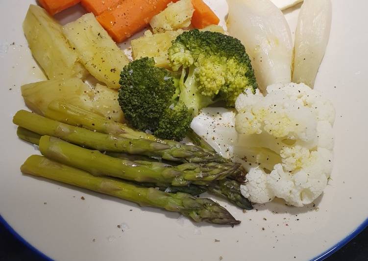 Verduras al vapor con vaporera de bambú