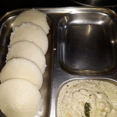A picture of Idli chutney.