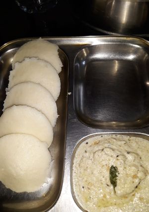 A picture of Idli chutney.