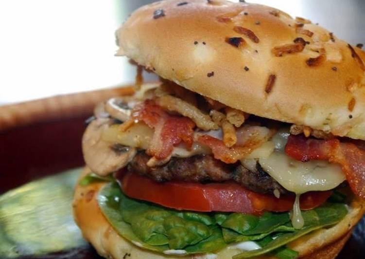 Recipe: Tasty Seasoned Big Boy Turkey Burger with Feta and Frenchs French Fried Onions