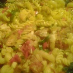 A picture of Double garlic chicken pasta.