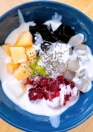 Hình của món Chè bơ hoa quả cốt dừa 🥑🍓🍈🥥🍧.