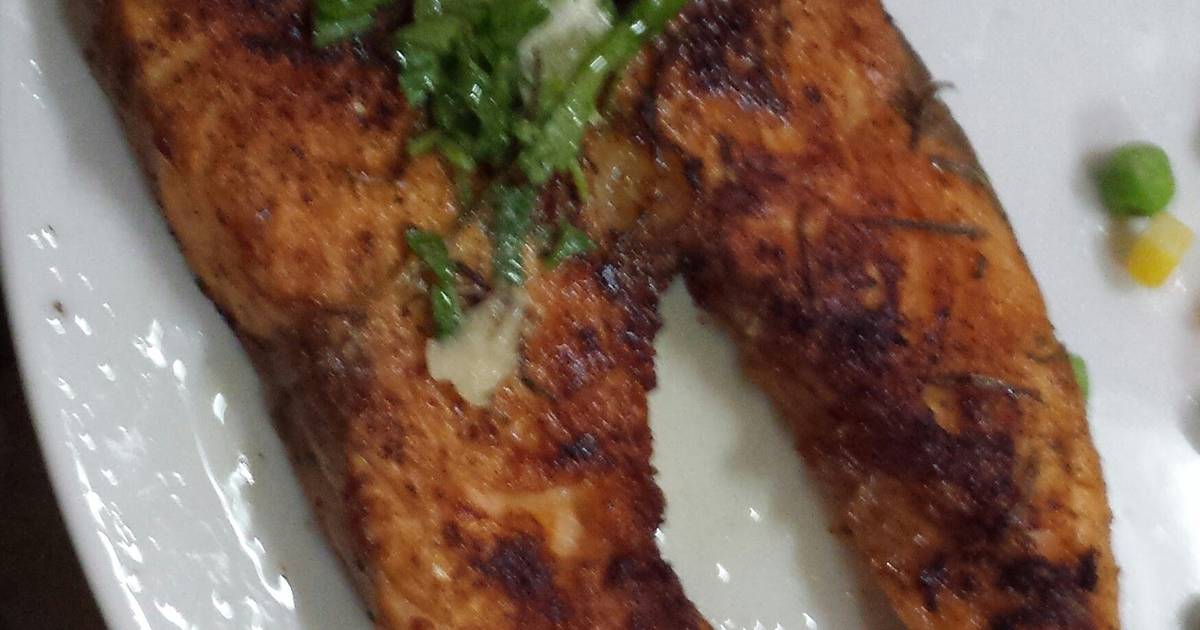 Grilled Salmon with parsley dressing Recipe by andonovska25 Cookpad