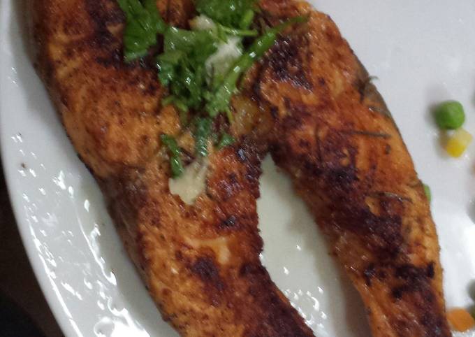 Grilled Salmon with parsley dressing