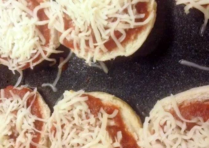 Quick kiddie pizzas