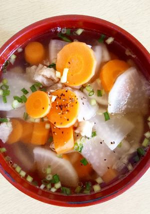 Hình của món Canh củ cải cà rốt nấu sườn.