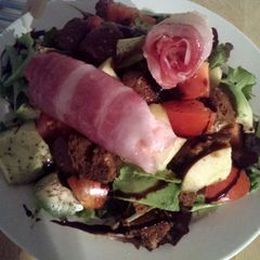 A picture of Fancy Salad.
