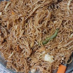 A picture of Noodles.