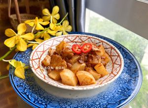 Hình của món Củ Cải Trắng Kho Tương Hột Chay.