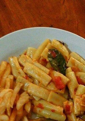 Una foto de Fideos rojos