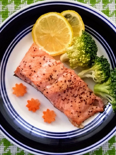 【美式】🇺🇲簡易烤鮭魚 的食譜成品照片