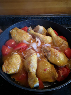 Una foto de Pollo a la cazuela
