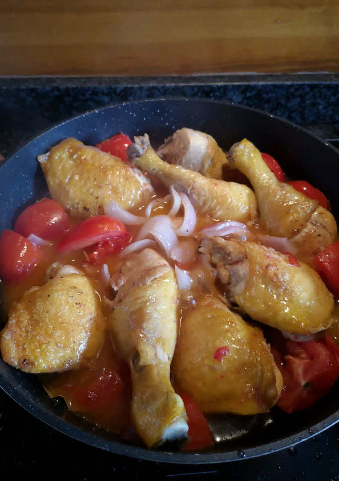 Una foto de Pollo a la cazuela