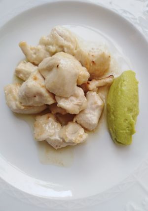 Foto di Bocconcini di pollo con crema di avocado 🐔🥑