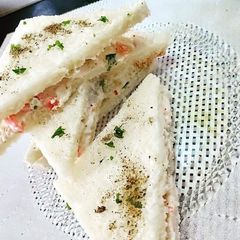A picture of Dahi vegetables sandwich.