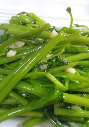 Hình của món Rau muống xào tỏi.