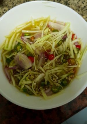 รูปของ ปลากะพงทอดราดน้ำยำ