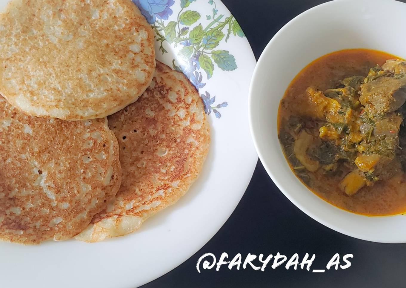 Sanaseer (rice pancakes)