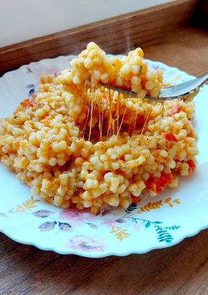O poză a rețetei Cuș cuș cu mozzarella, roșii și busuioc.