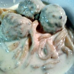 Udon noddles with meatballs A picture of Udon noddles with meatballs.