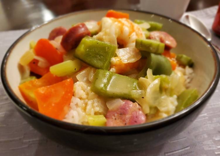 Steps to Cook Appetizing Shrimp and Sausage Gumbo