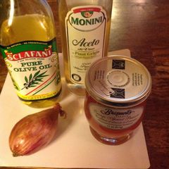 A picture of Shallot Apricot Vinnegrette.
