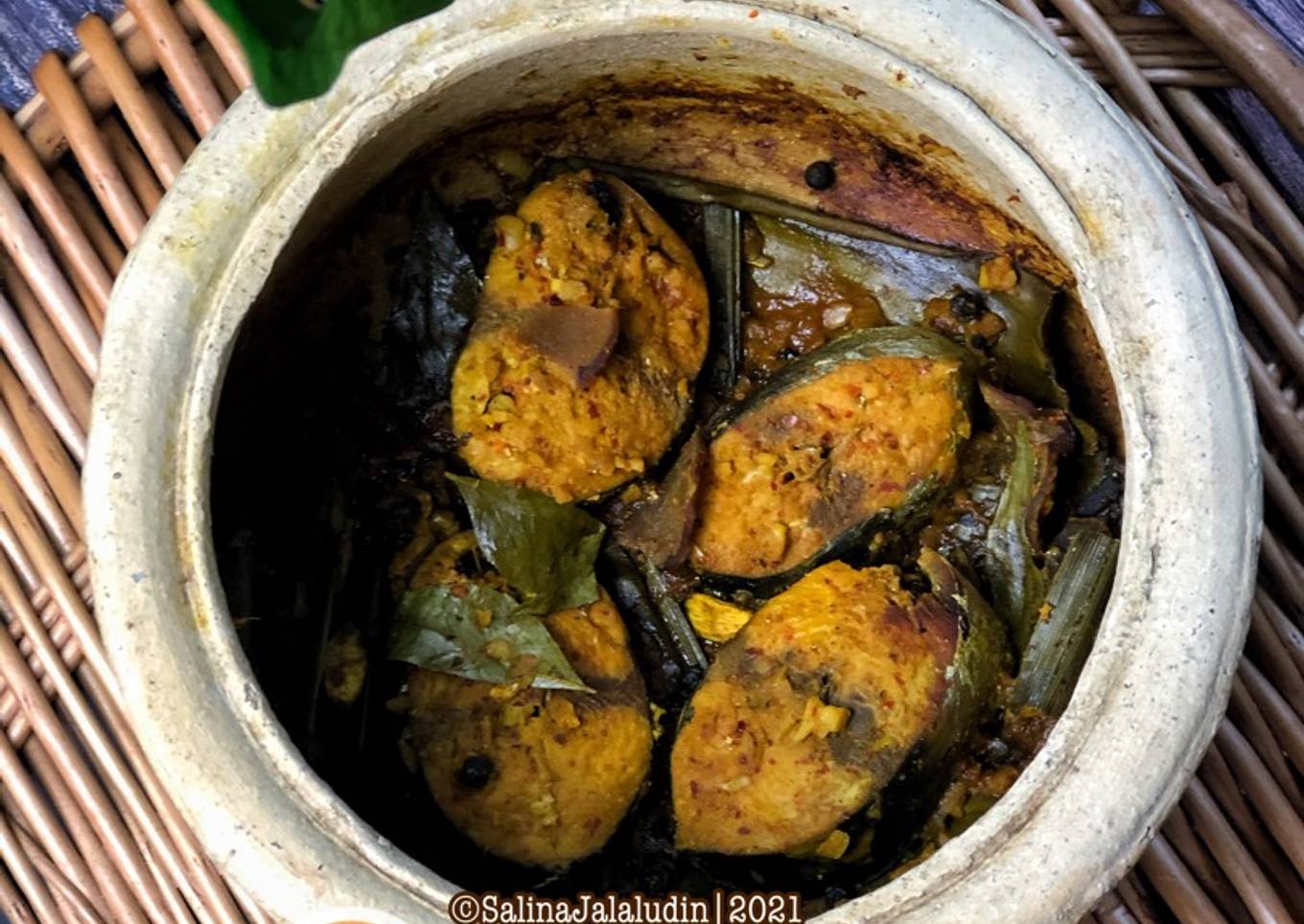 Fish Ambul Thiyal (Sour Fish Curry) 🇱🇰