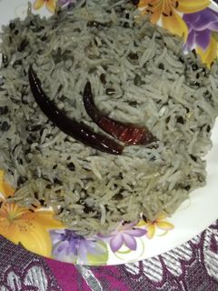 उड़द दाल की खिचड़ी(Urad daal ki khichdi recipe in Hindi) रेसिपी मुख्य फोटो